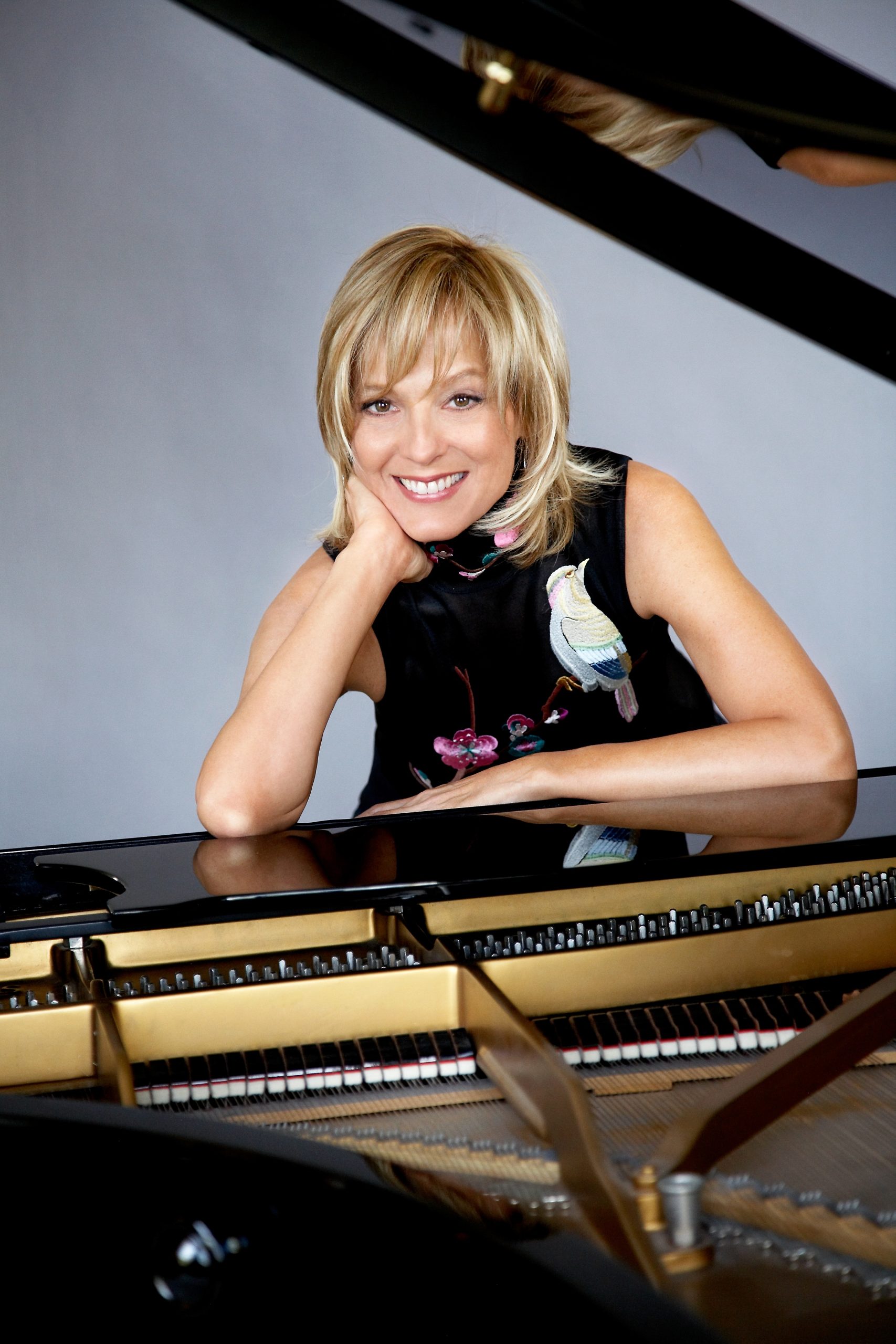 Cu ce se ocupa si cum arata sotia celui mai bogat om din lume 24