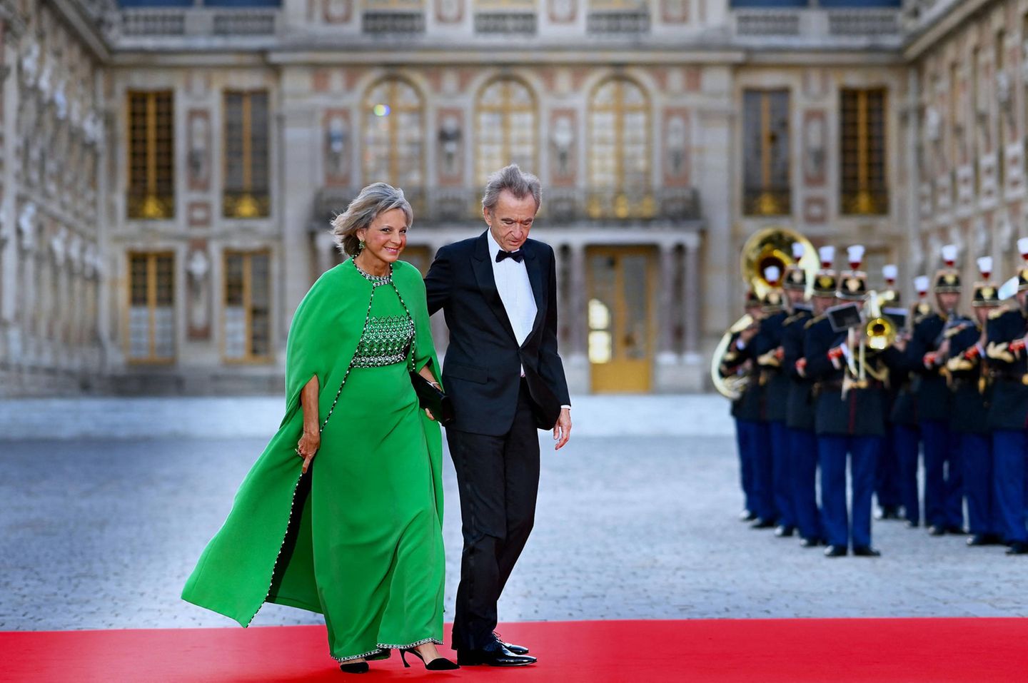 Cu ce se ocupa si cum arata sotia celui mai bogat om din lume 29