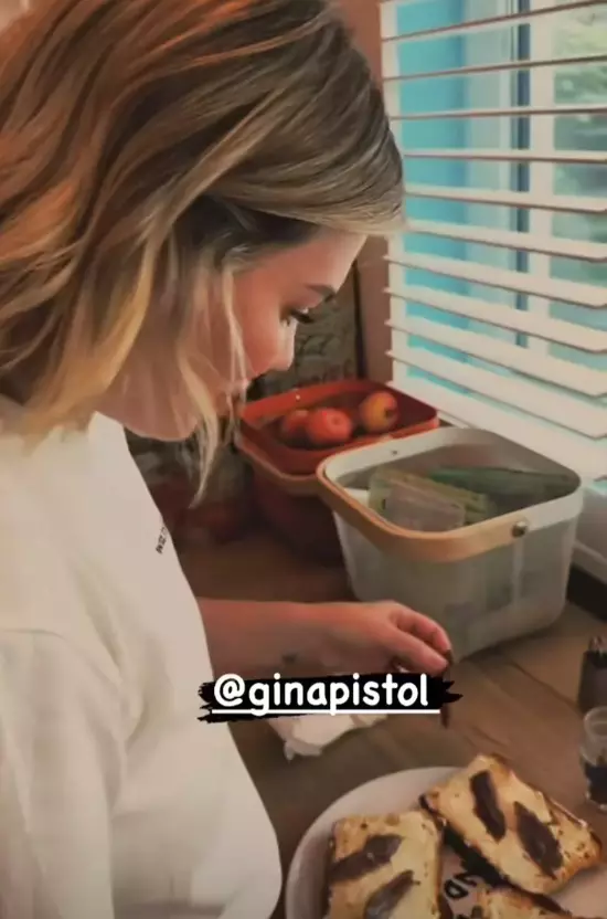 Cum a surprins-o Smiley pe Gina Pistol, după ce s-a speculat că ea va prezenta MasterChef la Pro TV. A alimentat și mai mult zvonurile