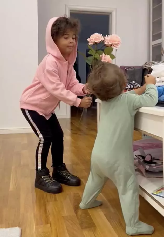 Cum arata fata cea mare a lui Cabral, la 21 de ani 1