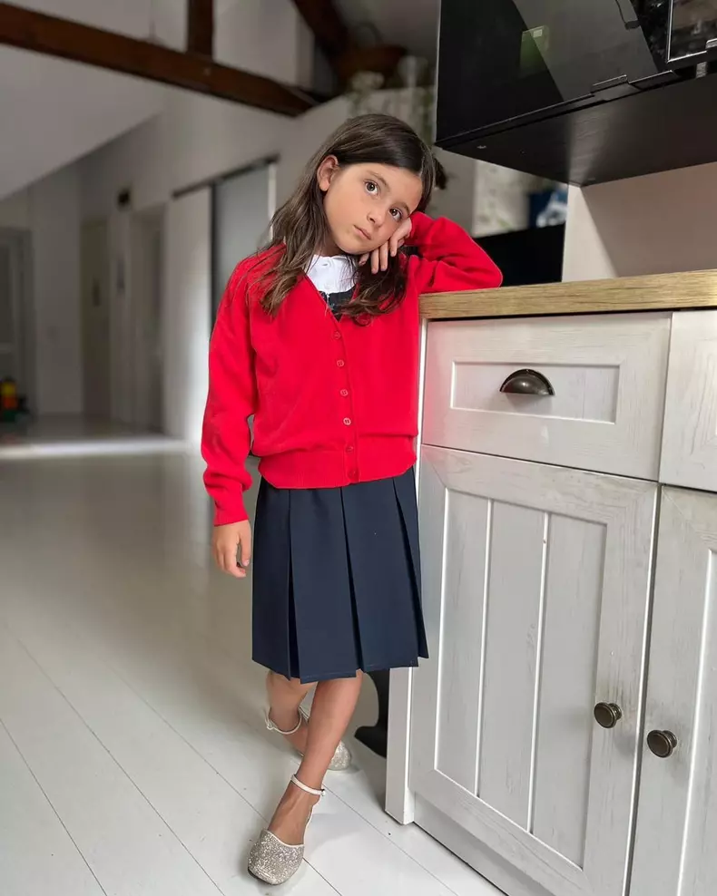 Cum arată mansarda in care locuieste Amalia Enache 14