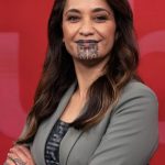 Cum arata prima prezentatoare TV din lume cu tatuaj facial 2