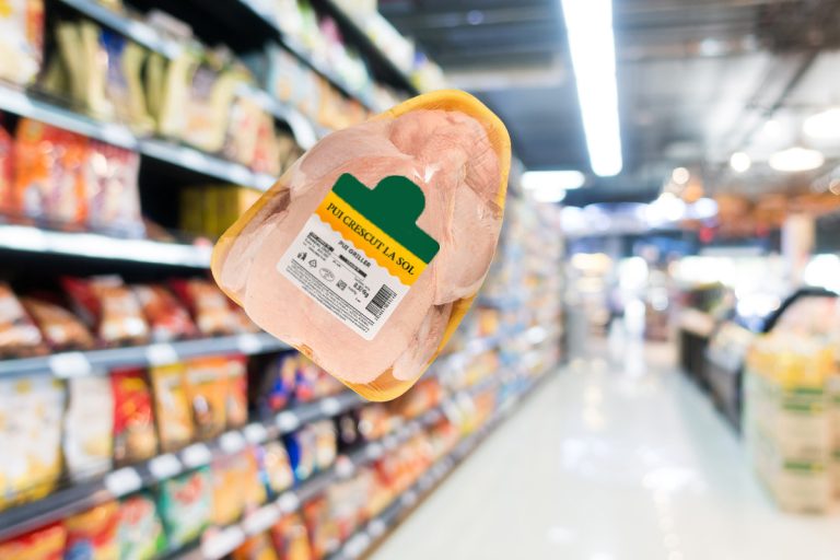 Detaliul la care să fii atent când cumperi carne de pui din supermarket. Te ajută să faci diferența, așa vei recunoaște un produs proaspăt