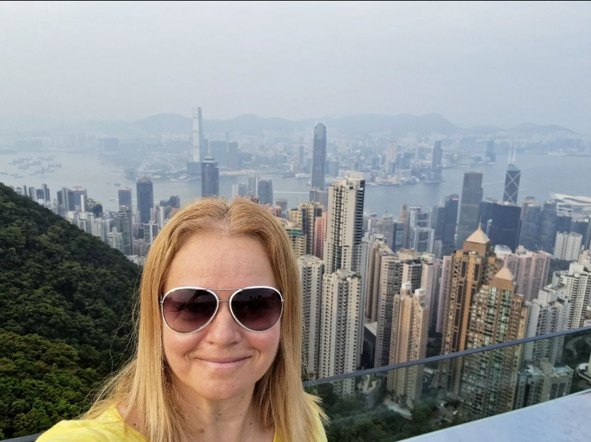 Experiența îngrozitoare trăită de Dana Mladin în Taiwan în timpul cutremurului de 7,4 grade. Producătoarea TV se afla la etajul 32 al unui hotel