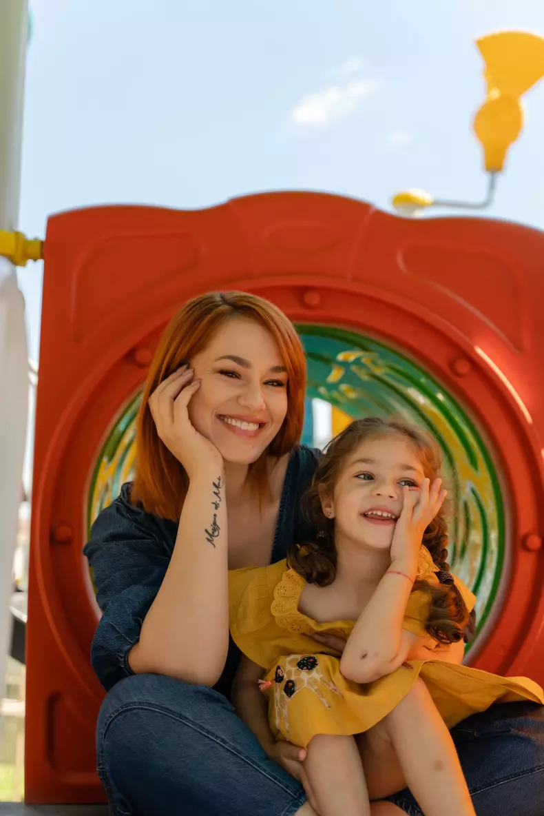 Feli Donose iubeste din nou, dupa divortul de tatal fetitei ei 4