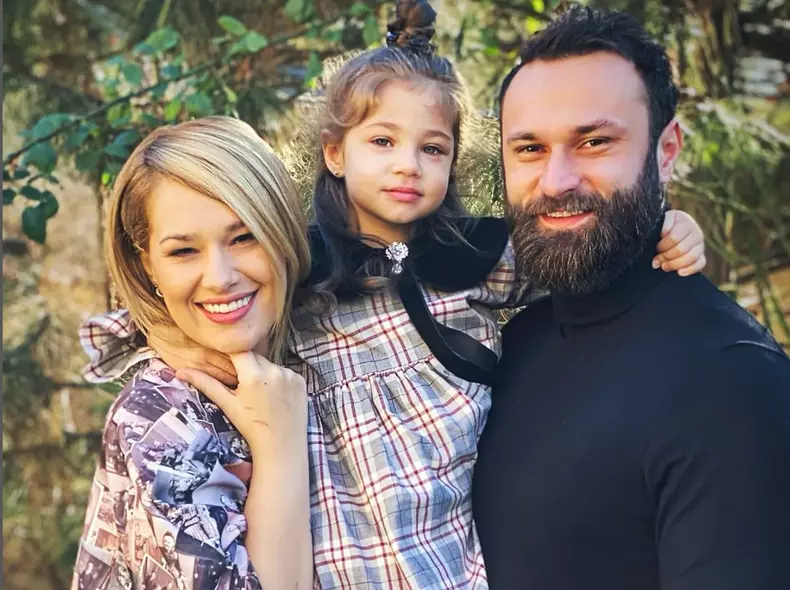 Feli Donose iubeste din nou, dupa divortul de tatal fetitei ei 5