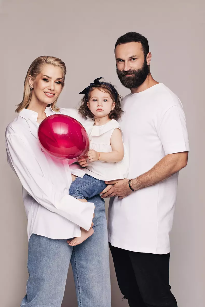 Feli Donose iubeste din nou, dupa divortul de tatal fetitei ei 7