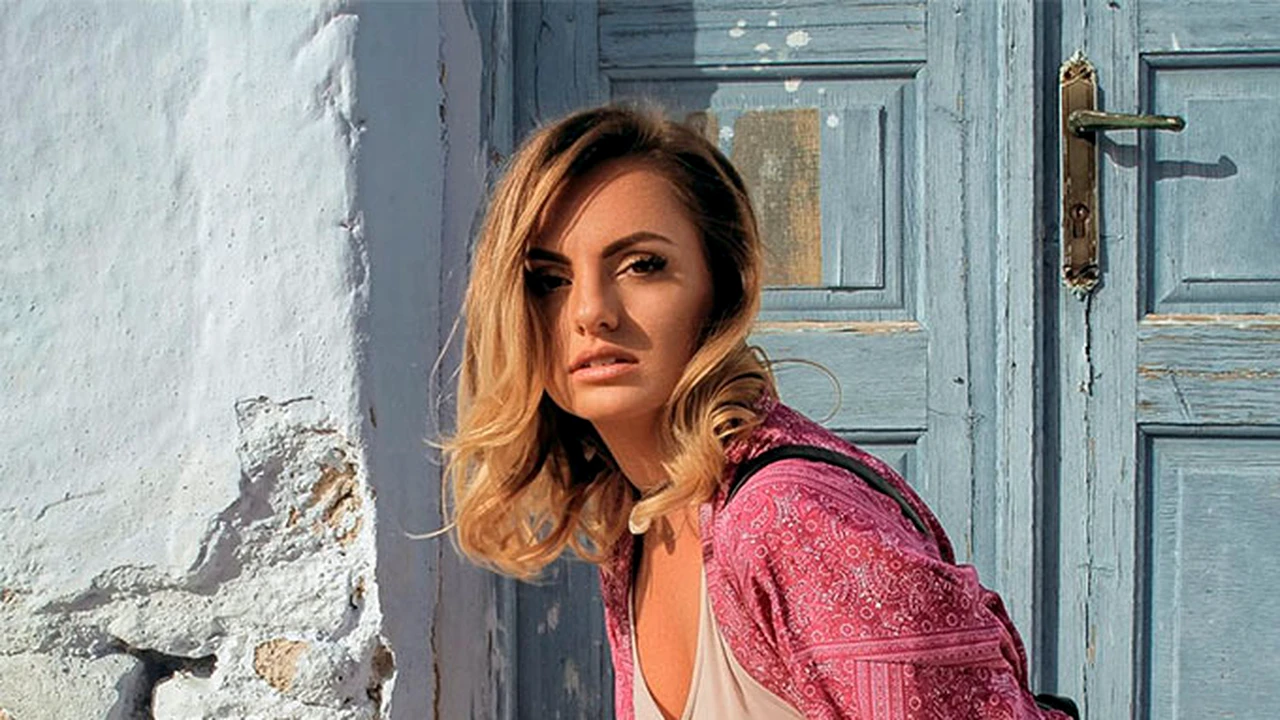 Imagine nemaivazuta cu Alexandra Stan, de la 15 ani, cand a castigat un concurs de Miss 15