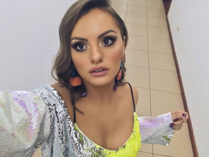 Imagine nemaivazuta cu Alexandra Stan, de la 15 ani, cand a castigat un concurs de Miss 25