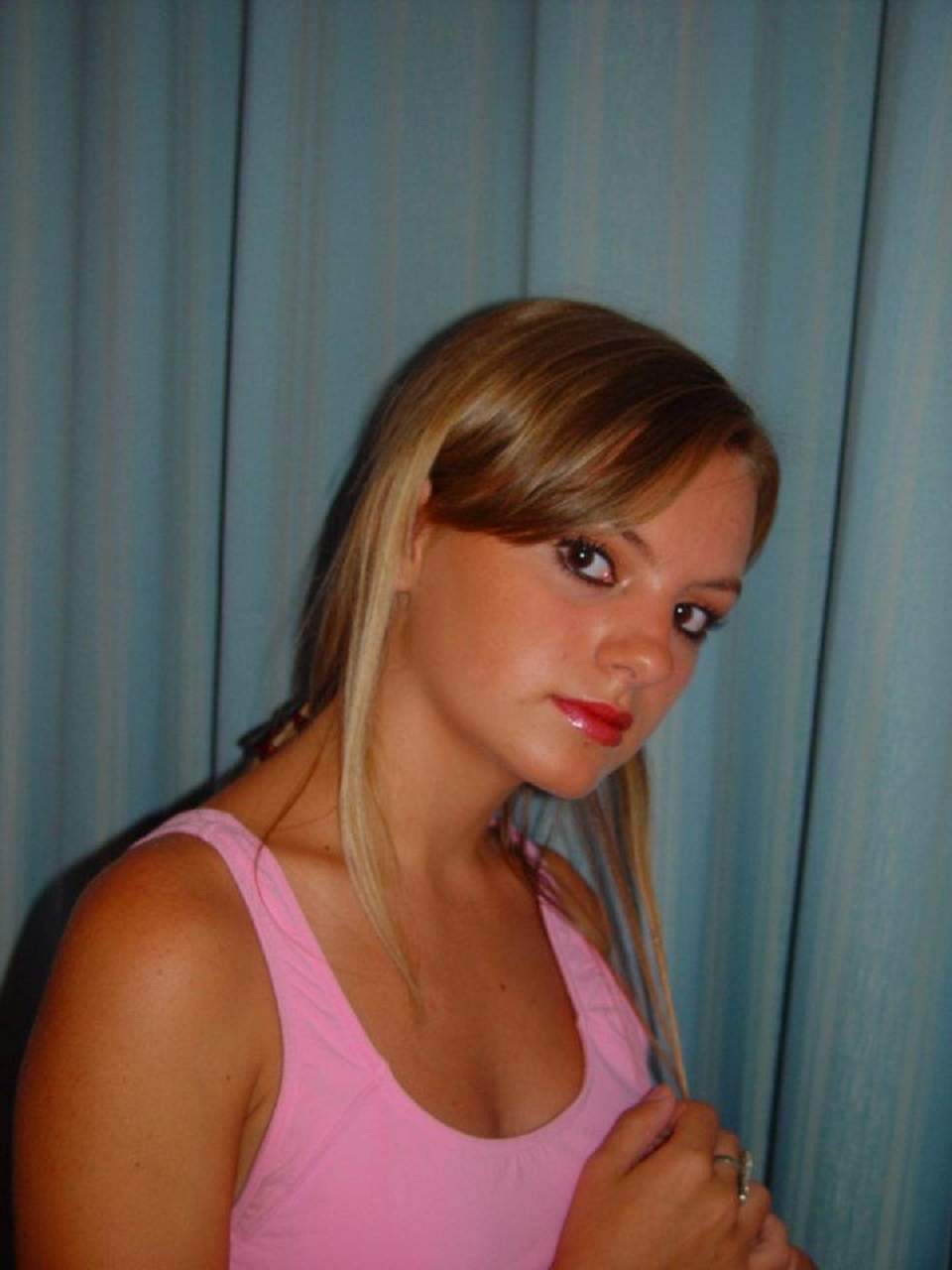 Imagine nemaivazuta cu Alexandra Stan, de la 15 ani, cand a castigat un concurs de Miss 4