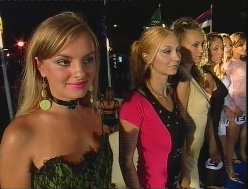 Imagine nemaivazuta cu Alexandra Stan, de la 15 ani, cand a castigat un concurs de Miss 7