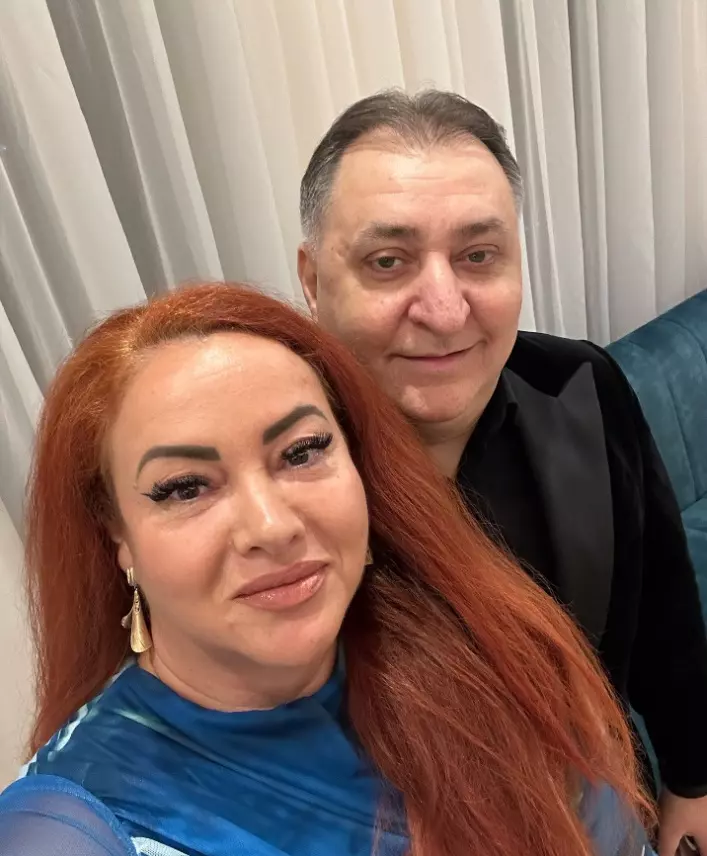 Imagine rara cu Vali Vijelie si sotia lui, Carmen Rusu, din ziua nuntii 1