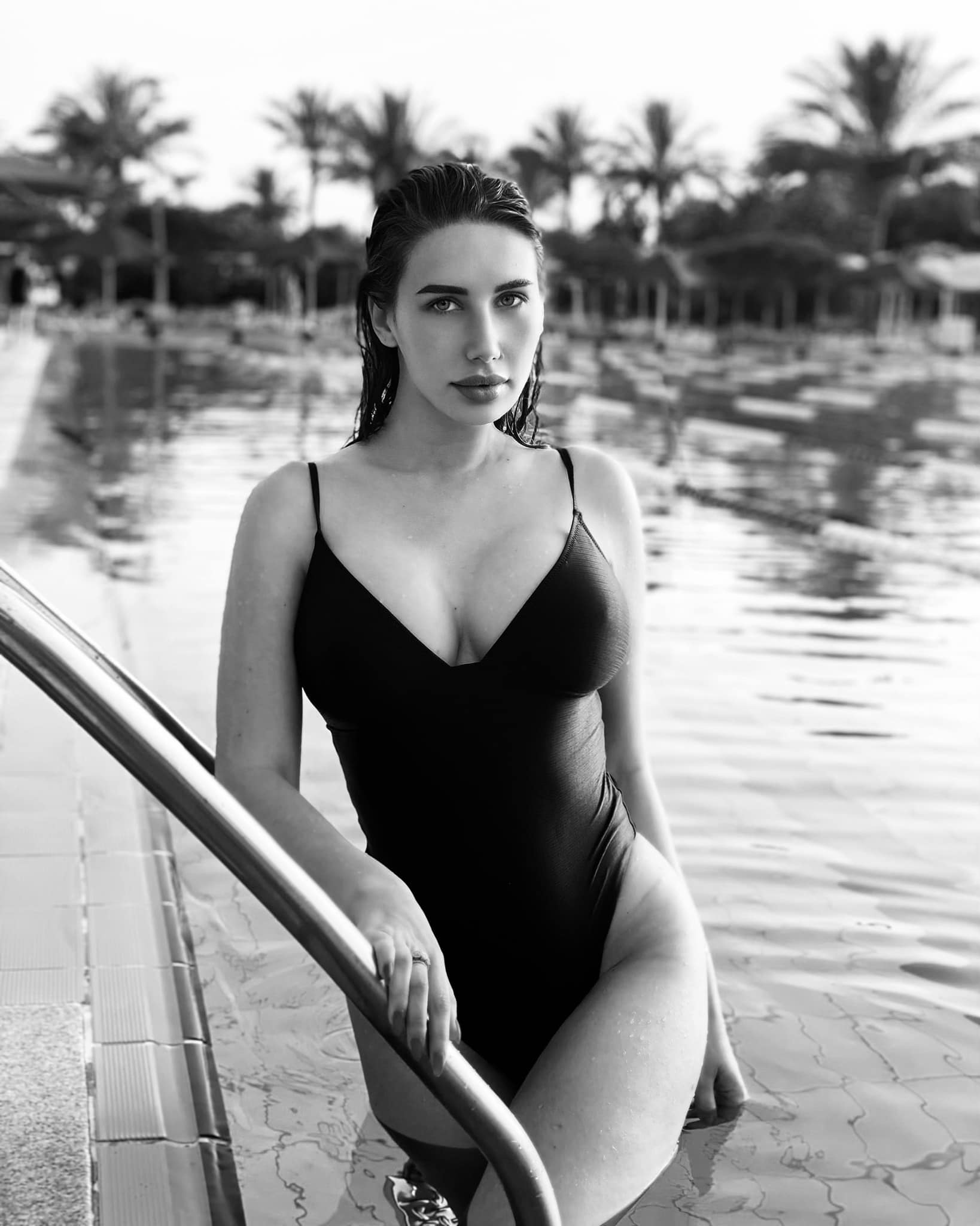 Imagini impresionante cu Antonela Patrut, iubita lui Arpad Paszkany 16