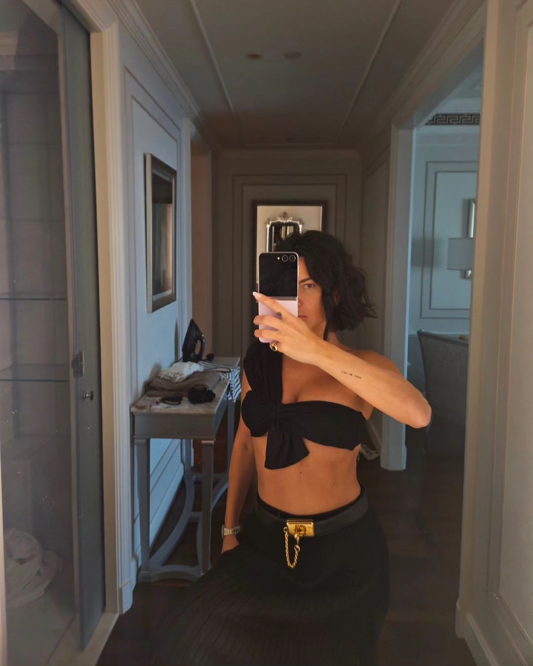 Inna si-a etalat formele perfecte in costum de baie minuscul 9