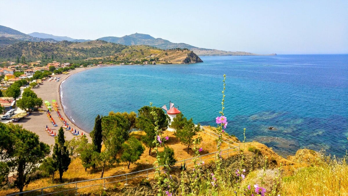 Insula superba din Grecia unde milioane de romani vor sa ajunga 1