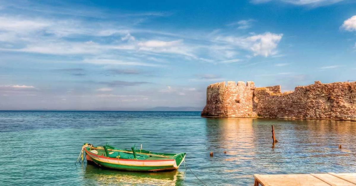 Insula superba din Grecia unde milioane de romani vor sa ajunga 4