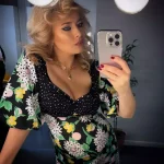 Laura Cosoi, superba intr-o rochie de 50 de lei 2