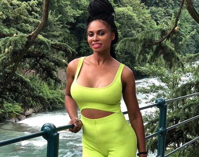 Laurette vinde tot ce are în București. Cum arată vila ei de lux, cere un preț colosal