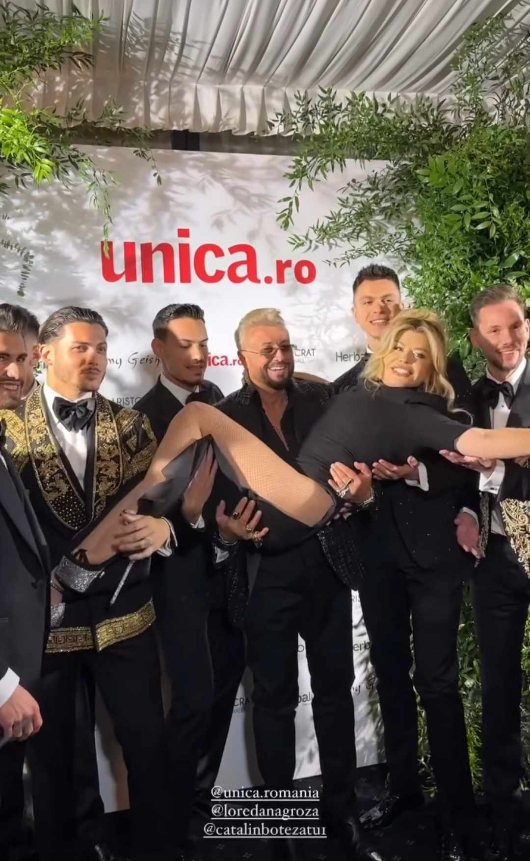 Loredana Groza, aparitie provocatoare la un eveniment monden