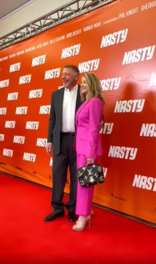 Nadia Comaneci ravisanta la evenimentul de lansare al filmului lui Ilie Nastase 5