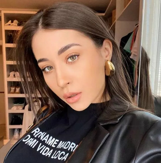 Nicole Cherry si-a facut o noua interventie, la nivelul fetei 2