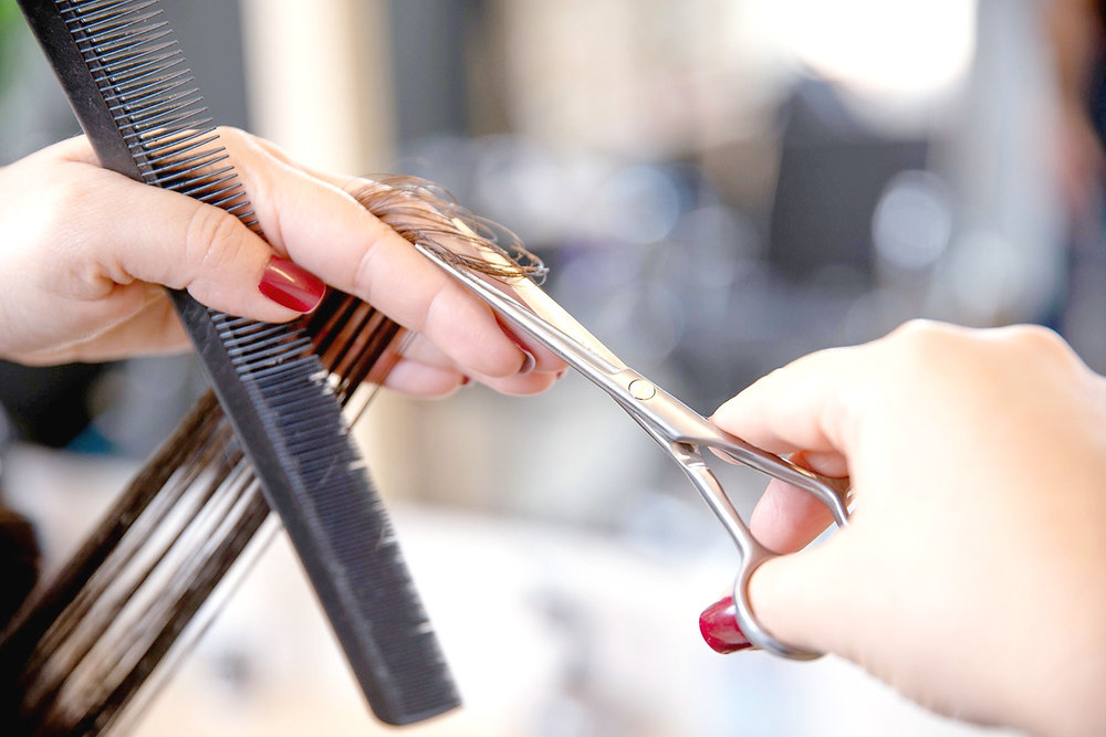 Tunsoarea anului 2024. De ce se numește Butterfly și pentru cine este recomandată, avantajează foarte mult acest tip de păr