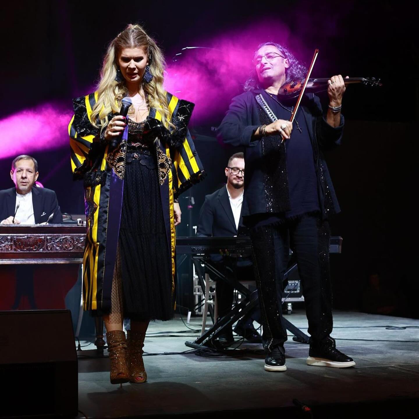 Vedeta care s-a indragostit de actualul sot atunci cand el era casatorit 10