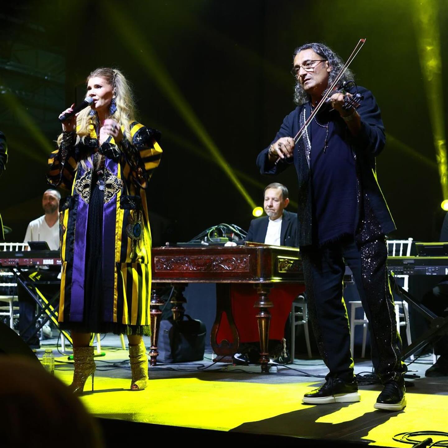 Vedeta care s-a indragostit de actualul sot atunci cand el era casatorit 9