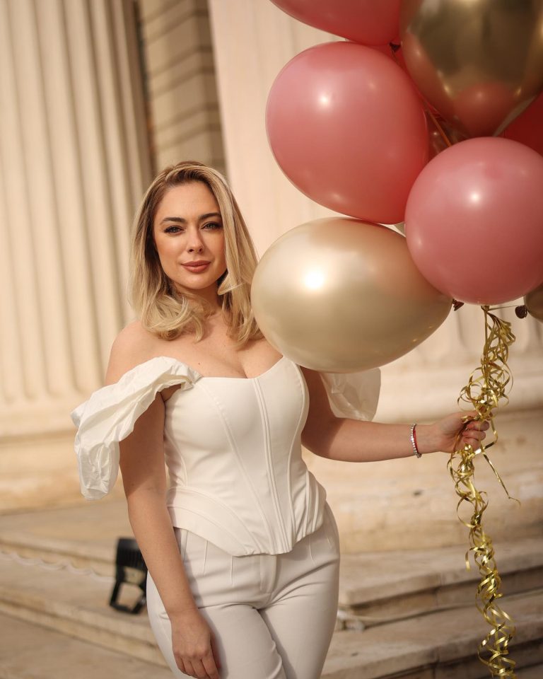 Giulia Nahmany le-a impus o sumedenie de restricții fiicelor sale, Caroline și Stephanie. Regula peste care nu trece vedeta: ”Reprezintă un pericol” VIDEO EXCLUSIV