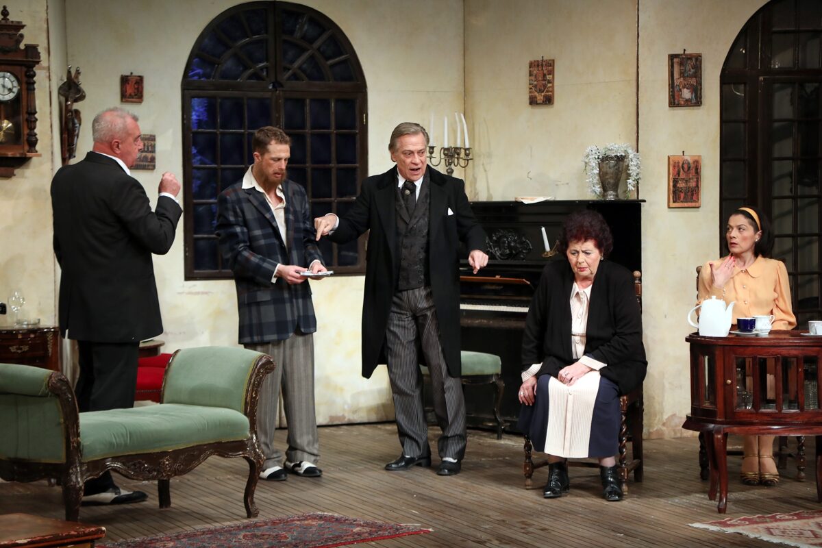 A murit Costel Constantin 4