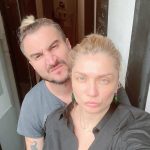 Alex Dobrescu, fostul iubit al Cristinei Cioran, parastas de lux la 40 de zile de la incinerarea mamei sale 7