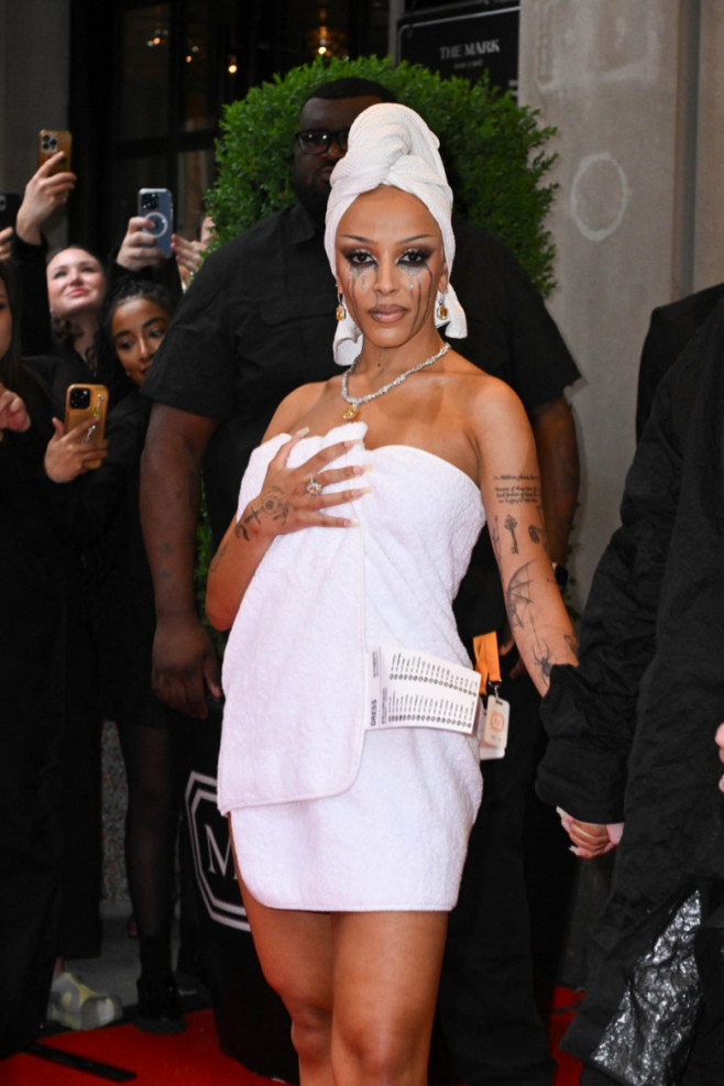 Aparitie soc la Met Gala 2024 1