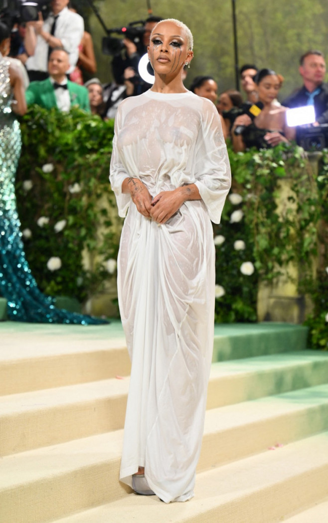 Aparitie soc la Met Gala 2024 4