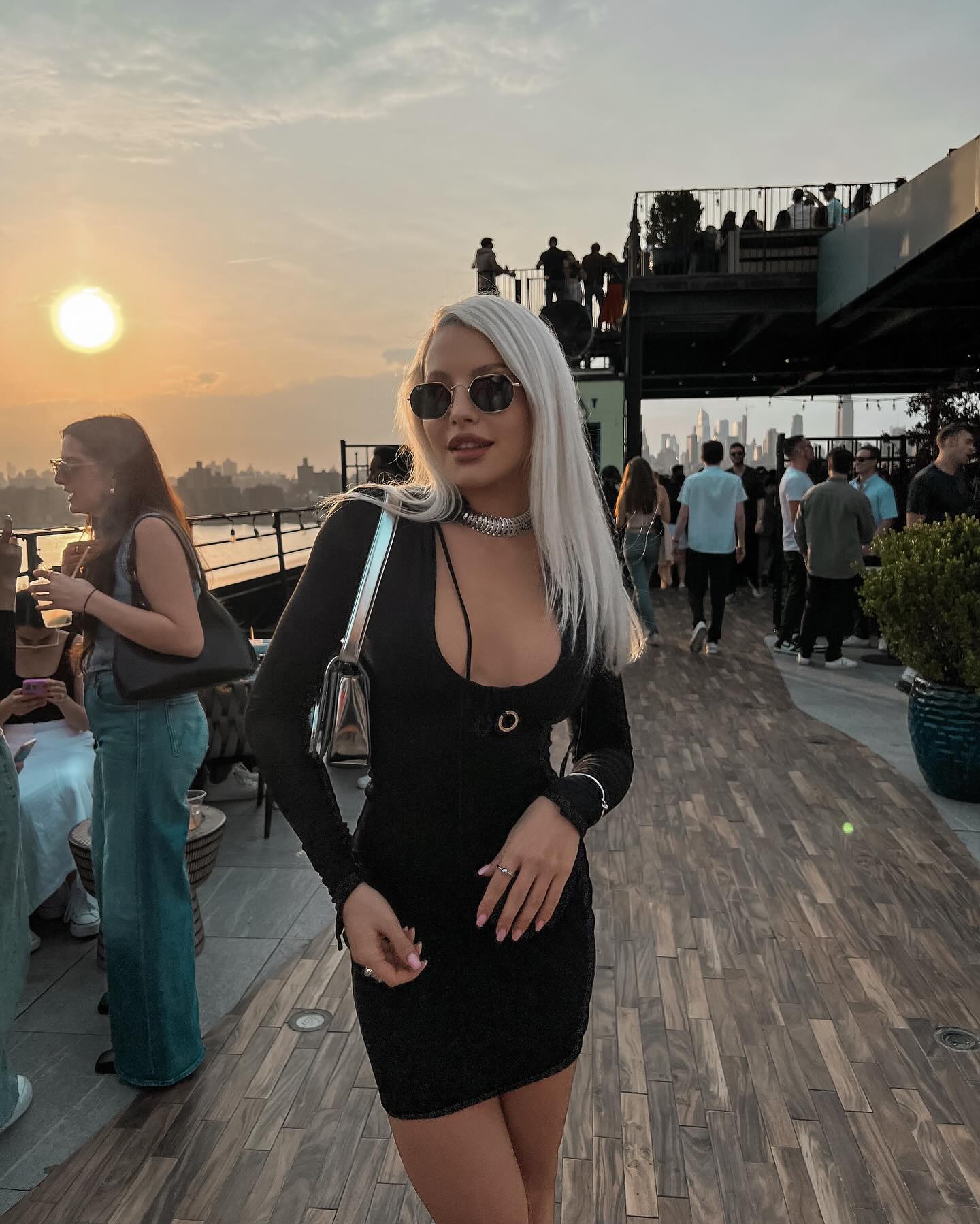 Carmen Grebenisan se distreaza la maxim dupa despartirea de sot 4