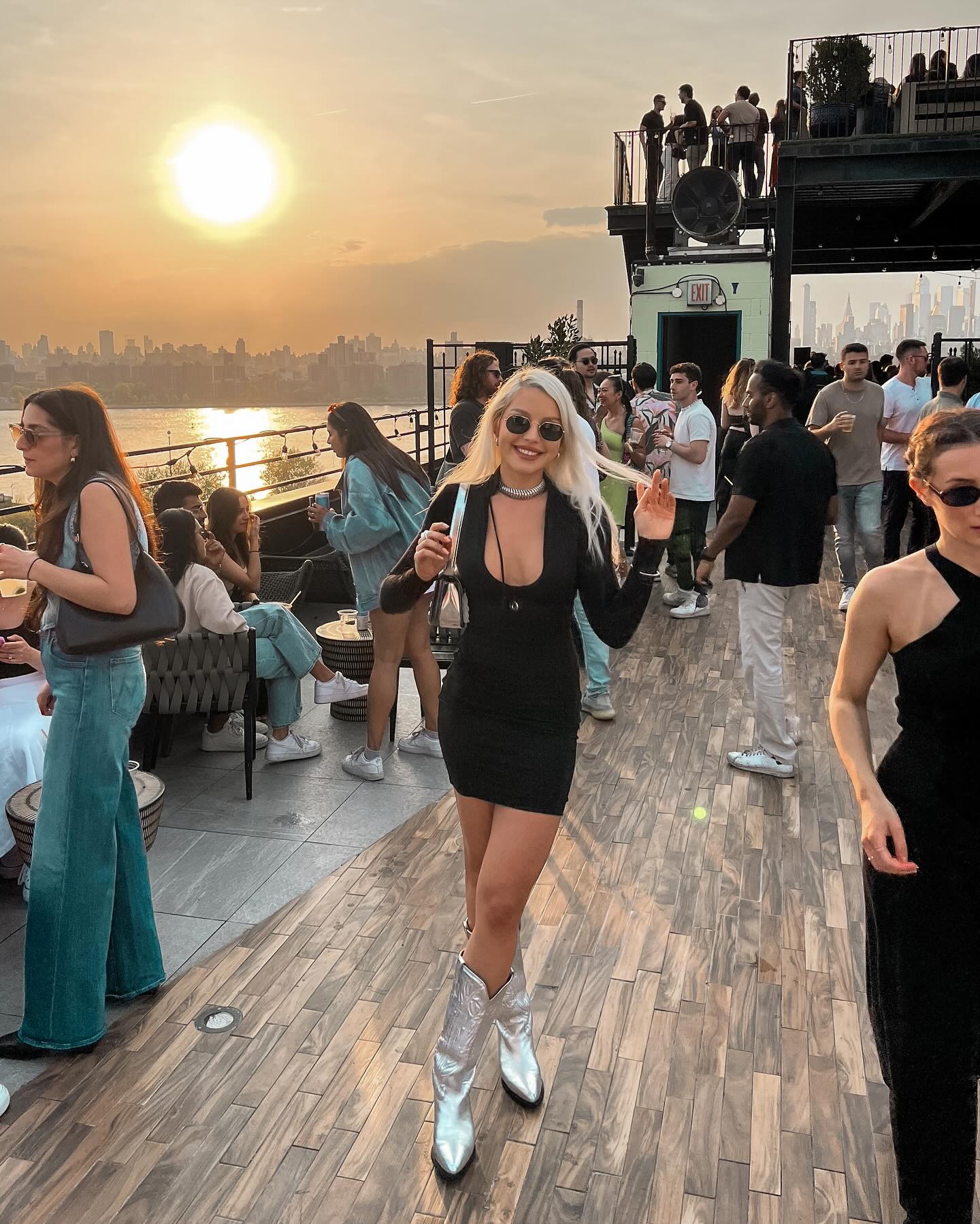 Carmen Grebenisan se distreaza la maxim dupa despartirea de sot 6