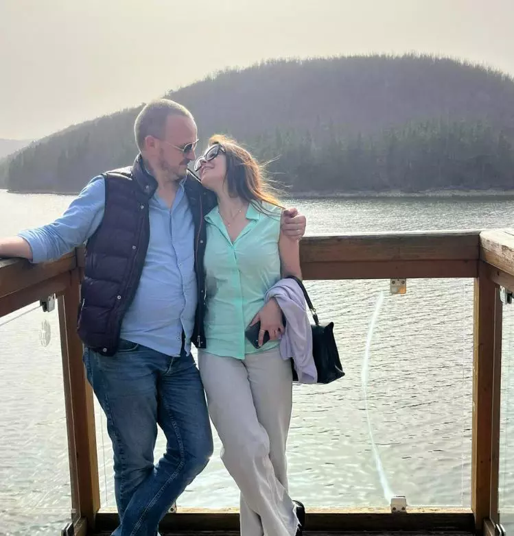 Cat de mult s-a schimbat fosta sotie a lui Razvan Simion 2