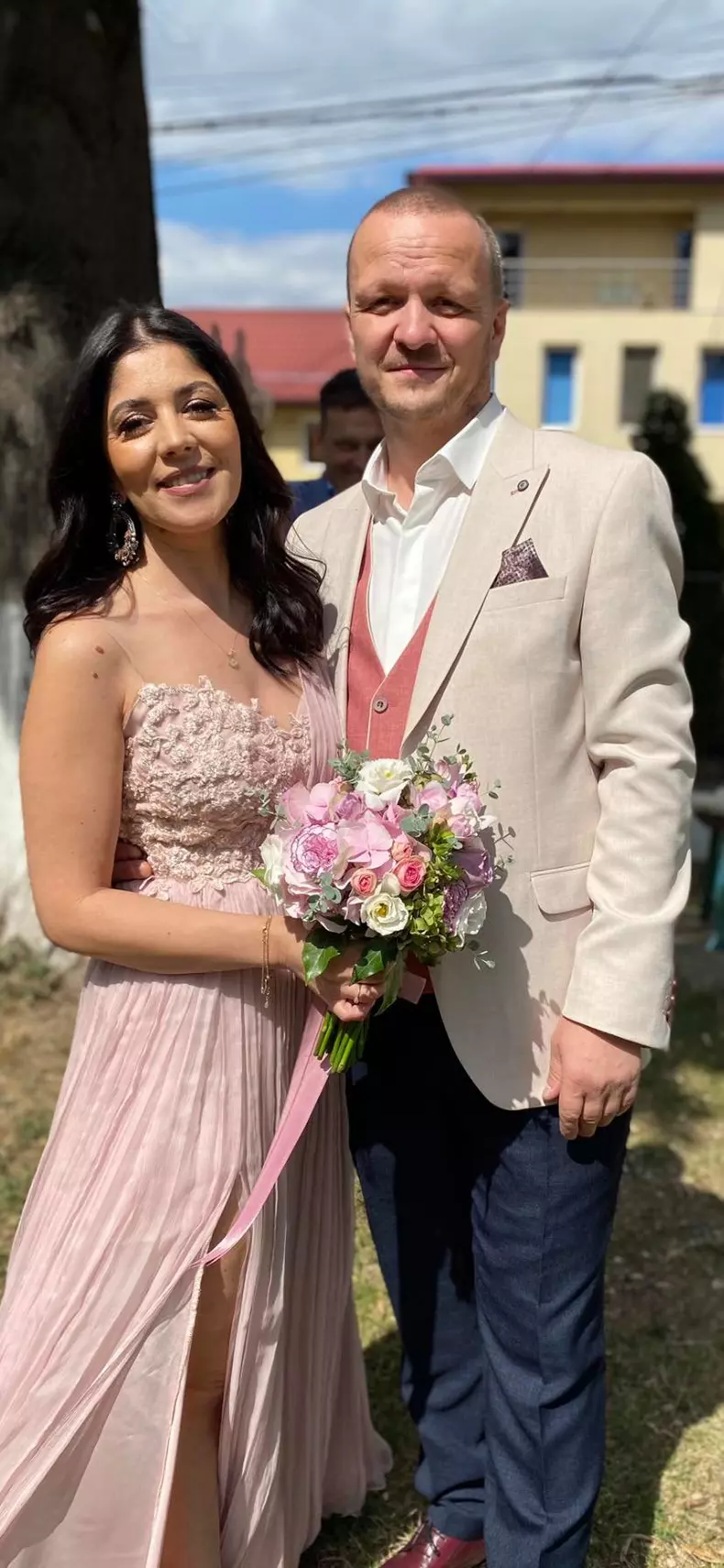 Cat de mult s-a schimbat fosta sotie a lui Razvan Simion 3