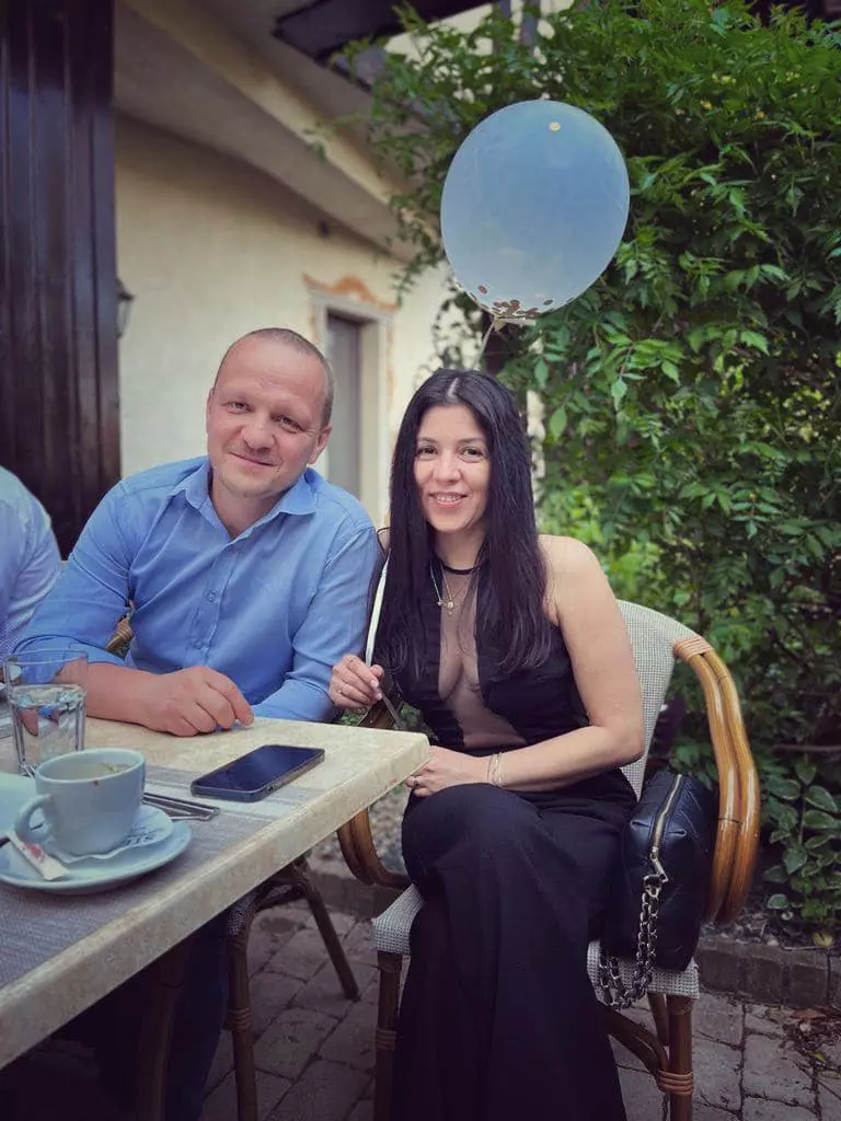 Cat de mult s-a schimbat fosta sotie a lui Razvan Simion 8