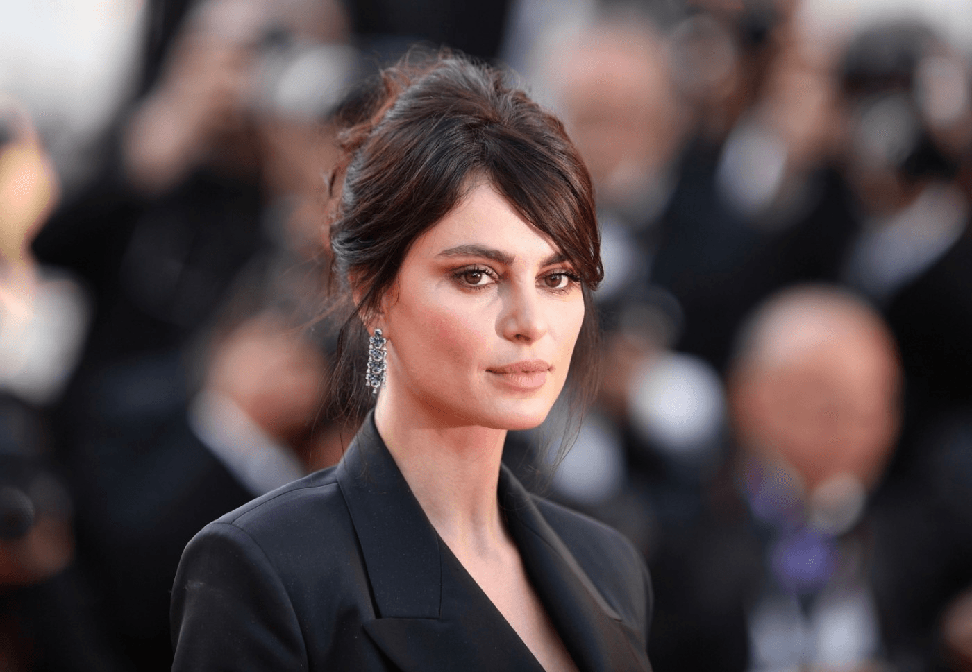 Catrinel Menghia, ravisanta intr-o rochie cu paiete 13