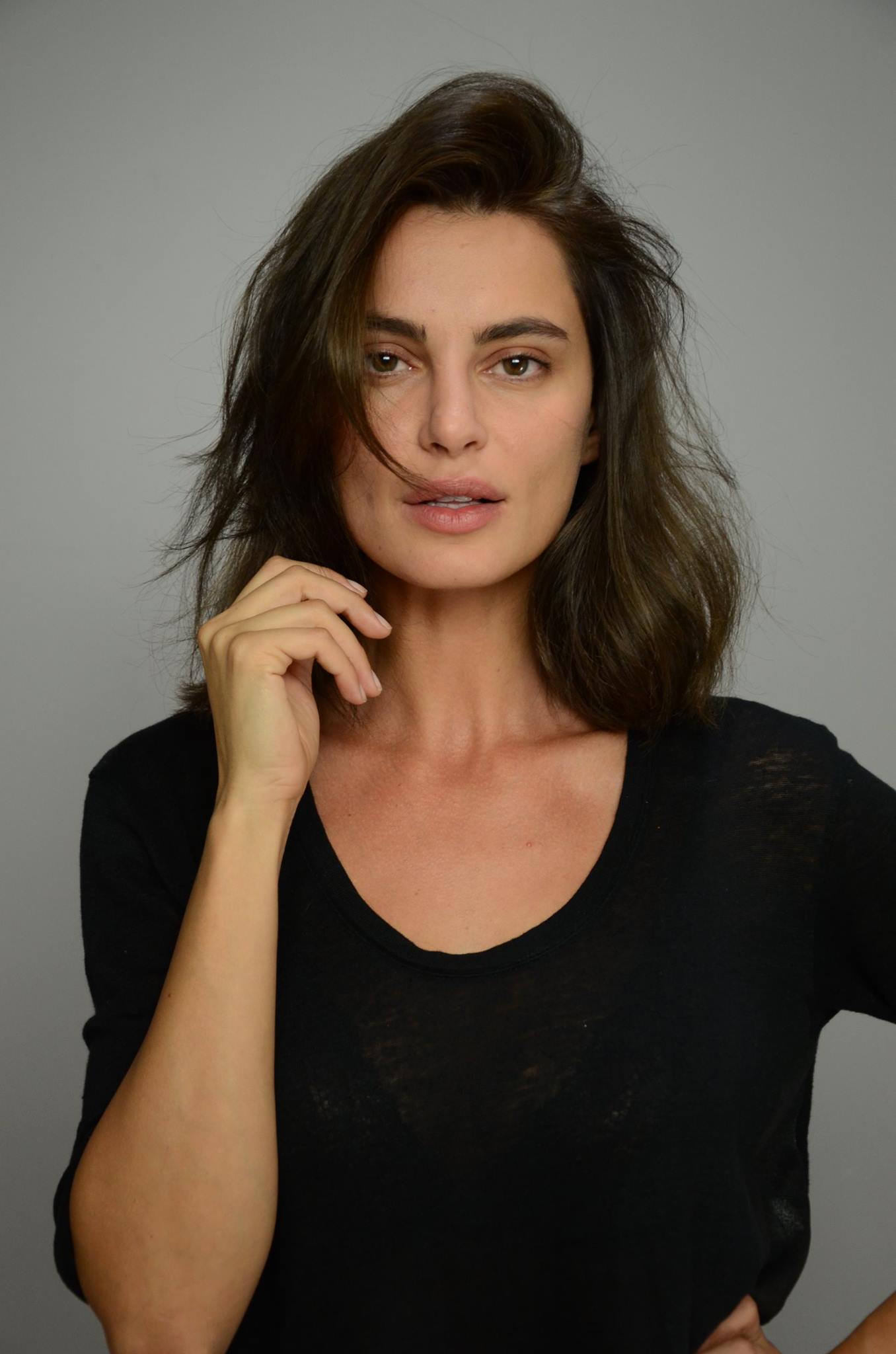 Catrinel Menghia, ravisanta intr-o rochie cu paiete 8