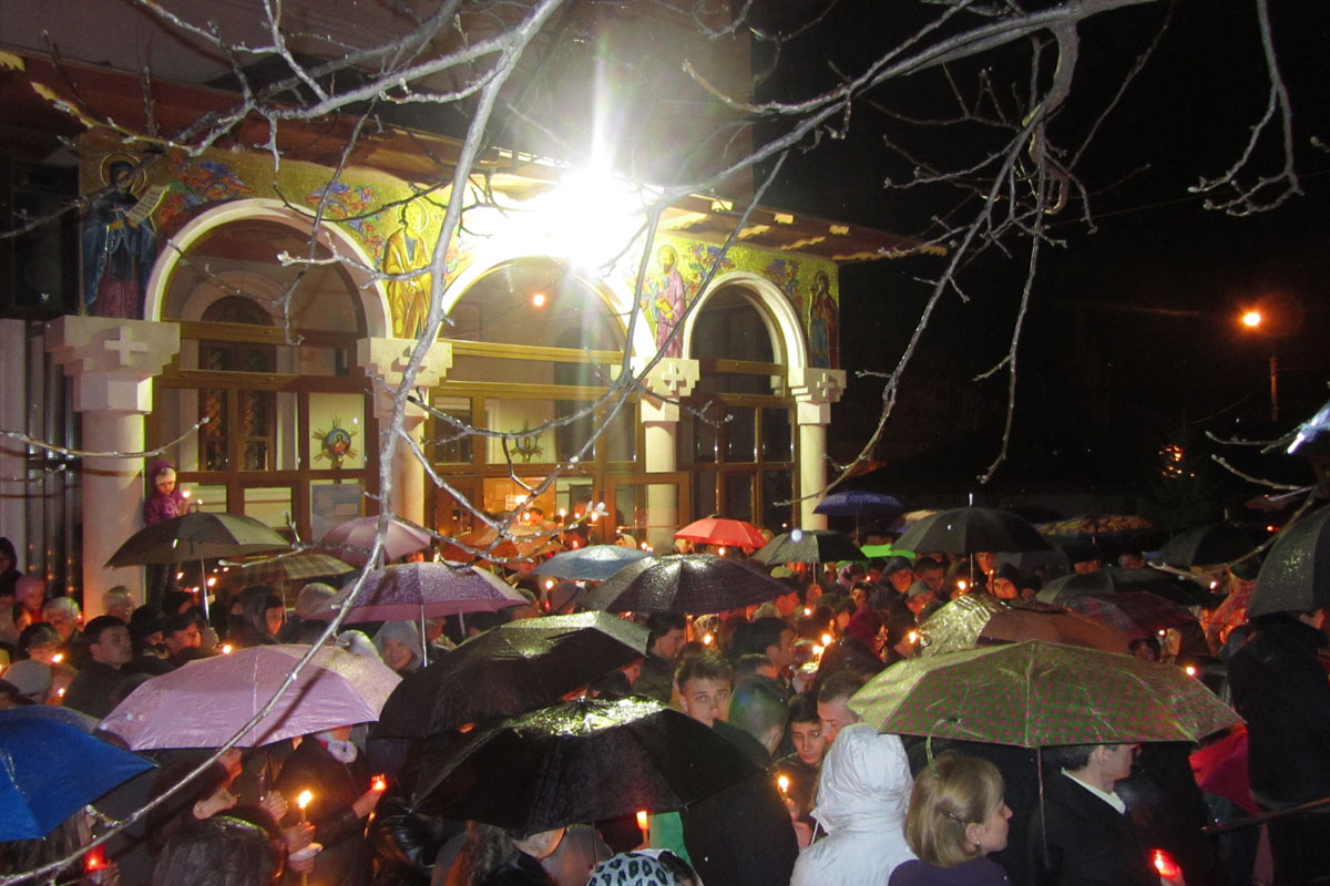 Ce inseamna daca ploua in noaptea de Inviere