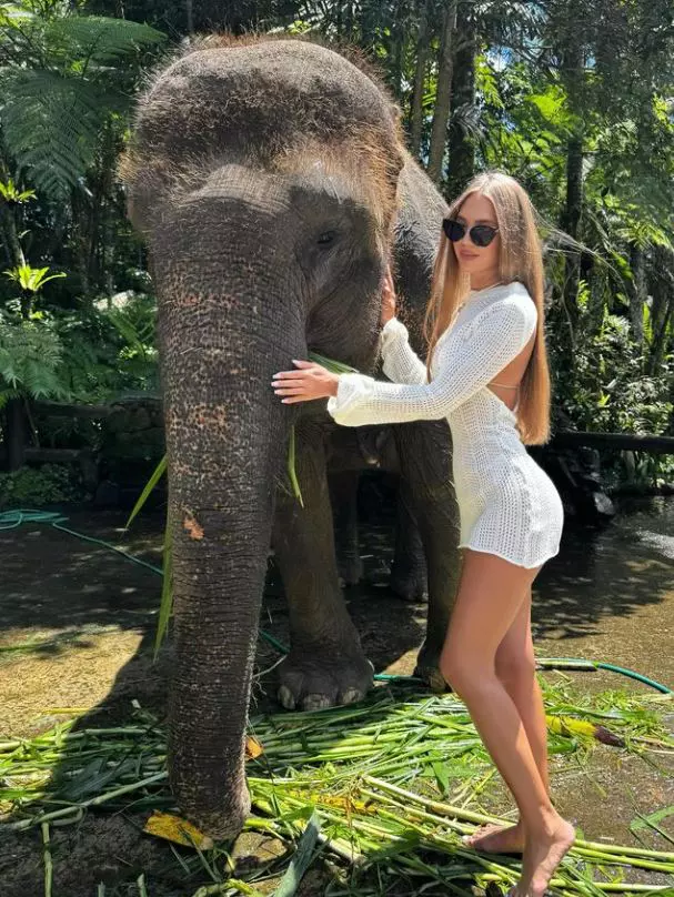 Cine e presupusa iubită a lui CRBL 12