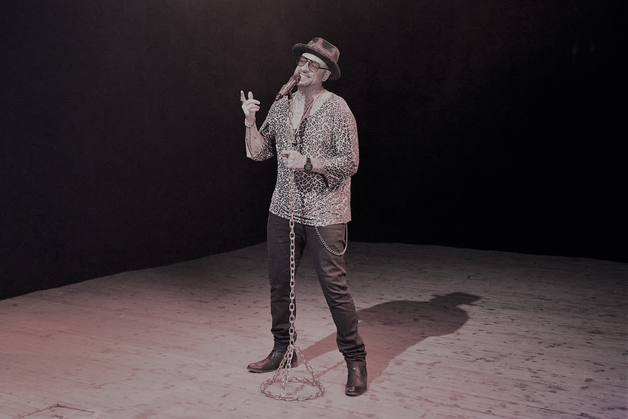 Cine e presupusa iubită a lui CRBL 4