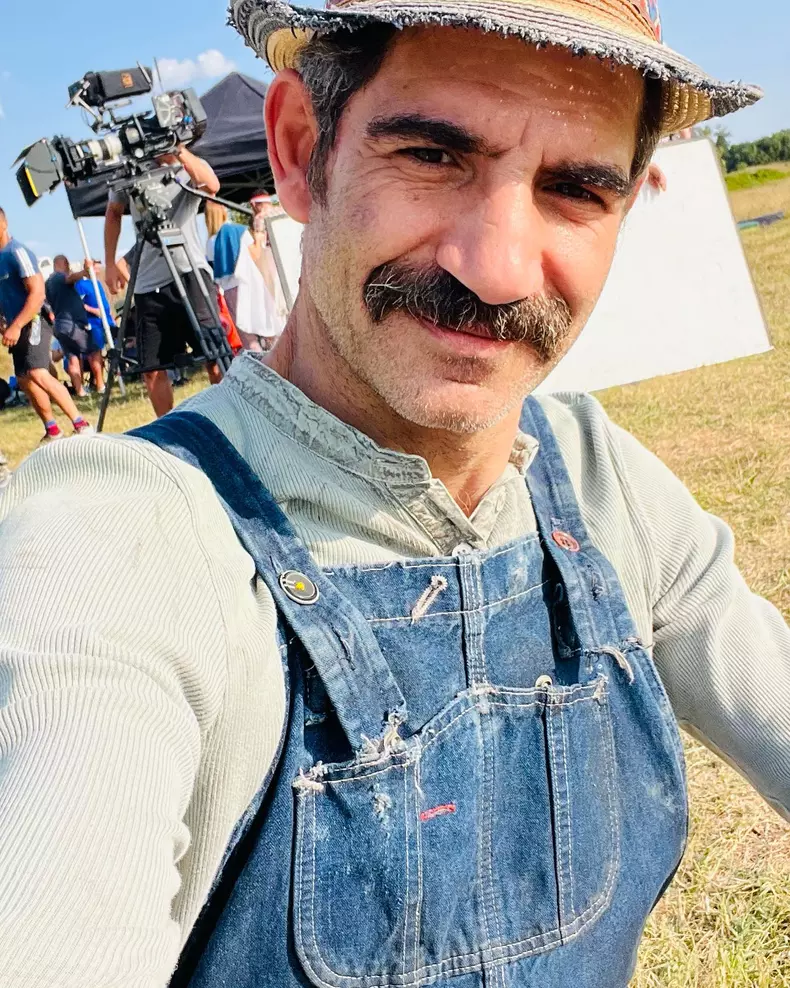 Cu ce se ocupa și cum arata sotia lui Toma Cuzin, Firicel din Las Fierbinti 8