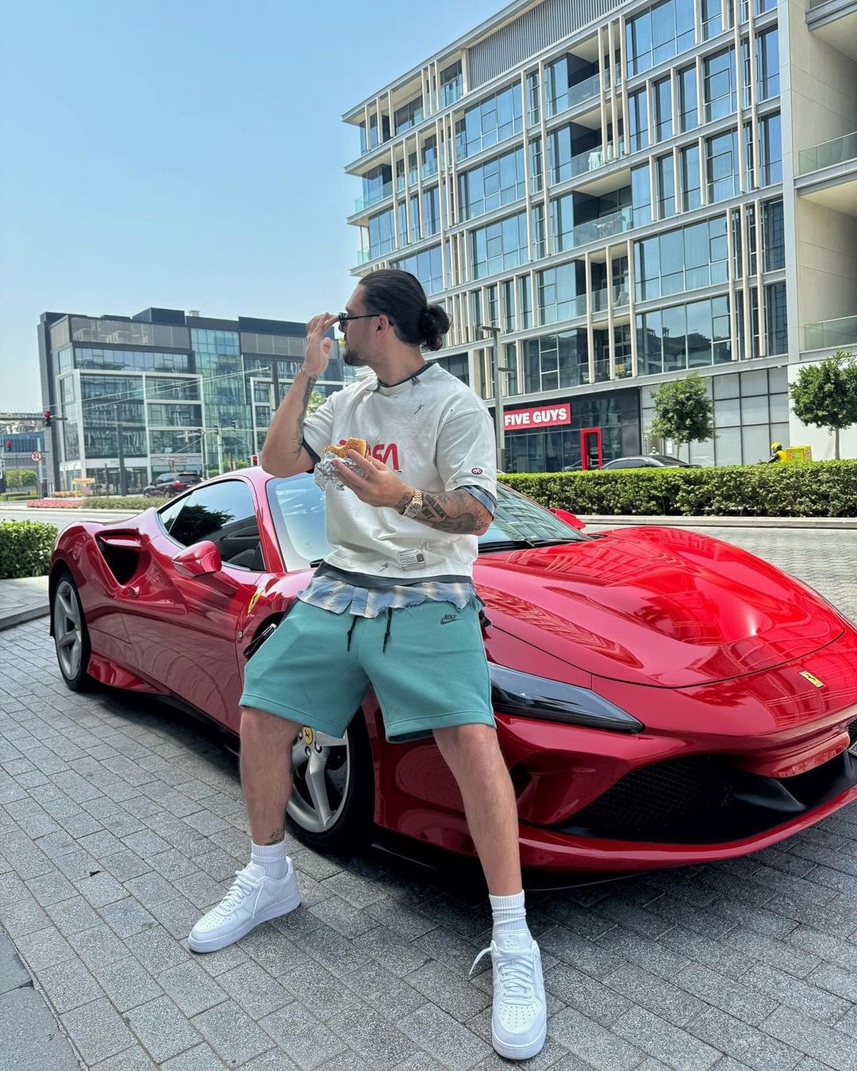 Cum a fost surprins Mario Fresh, alaturi de Alexia Eram, in Dubai 8