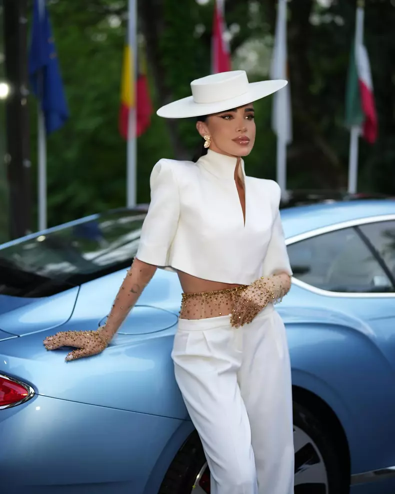 Cum arata Adelina Pestritu in costum de baie, dupa ce a renuntat la implanturile mamare 15