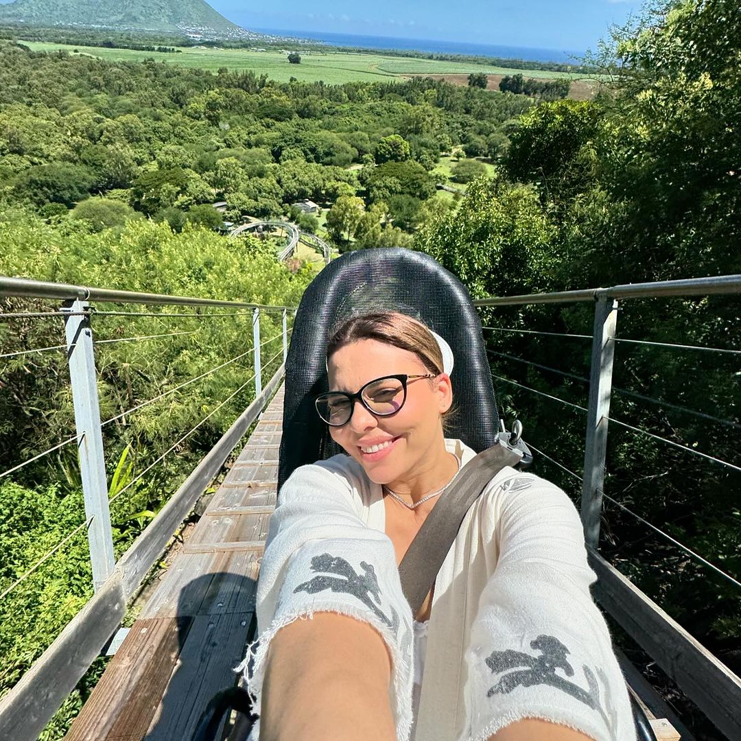 Cum arata Andreea Popescu, dupa ce si-a facut o noua operatie la fata 10