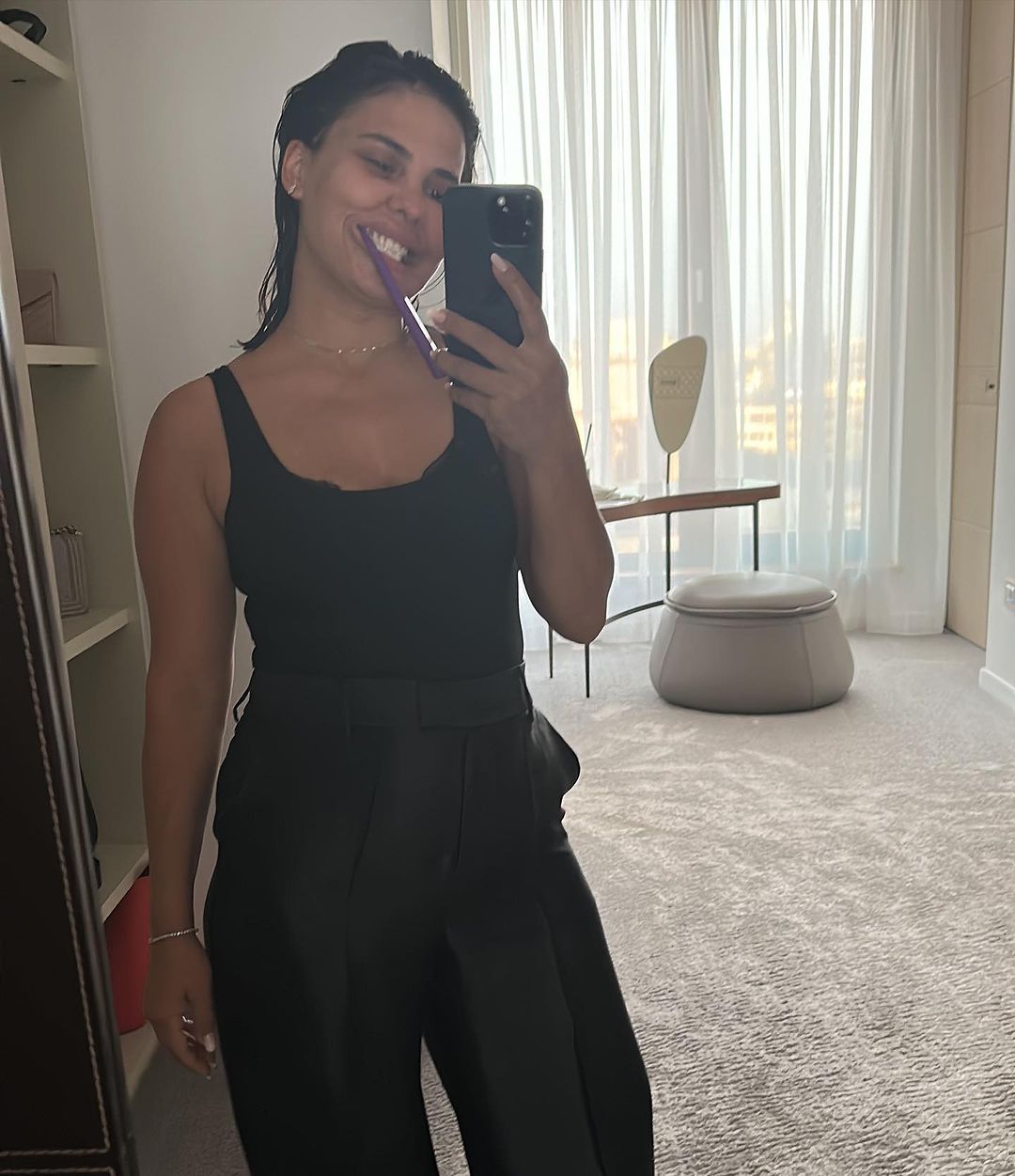 Cum arata Andreea Popescu, dupa ce si-a facut o noua operatie la fata 22