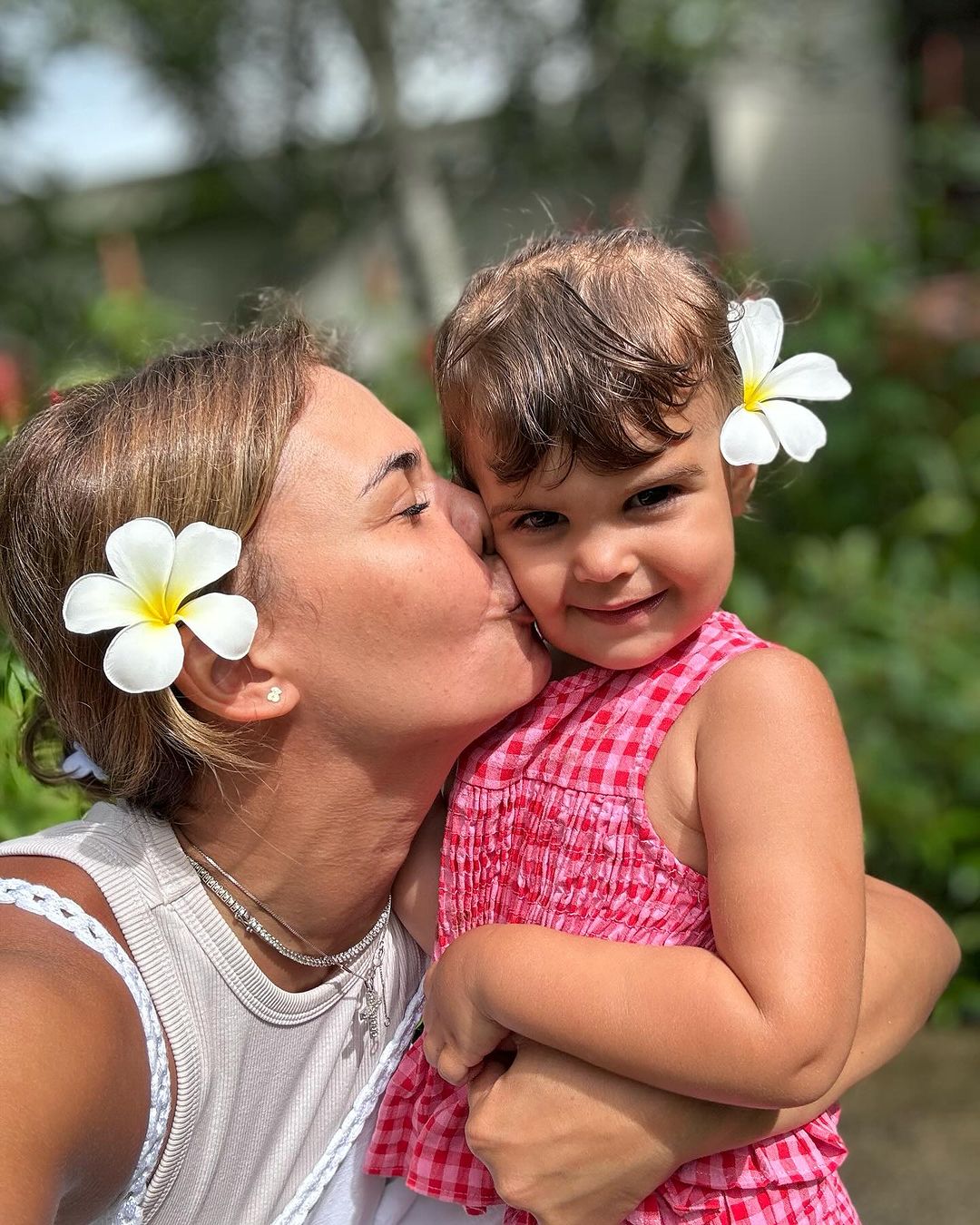 Cum arata Andreea Popescu, dupa ce si-a facut o noua operatie la fata 8