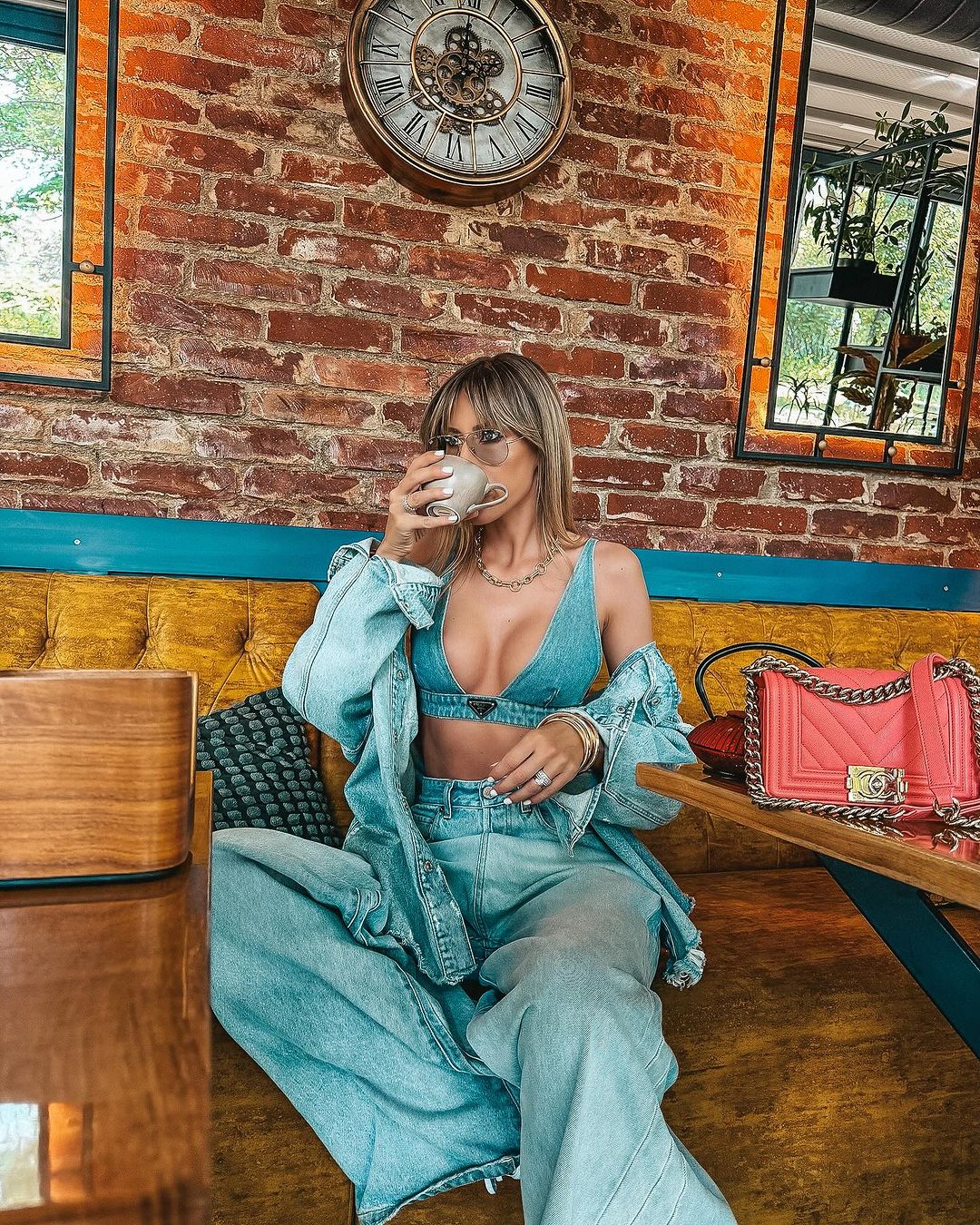 Cum arata Gabriela Prisacariu, sotia lui Dani Otil, in costum de baie 12